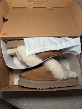 UGG Women's Chestnut Disquette Platform Suede Shearling Clog Slipper BRAND NEW